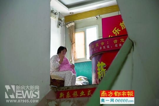 流浪女生子不知父亲是谁 曾为获住处与男人过夜