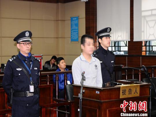 上海首例制售迪士尼假门票案判决被告人一审获刑并处罚金