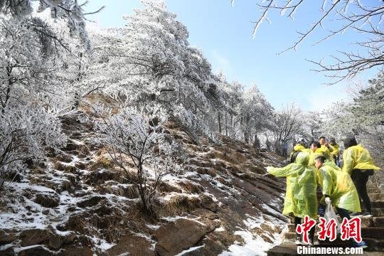 黄山天都峰、西海大峡谷恢复开放受青睐